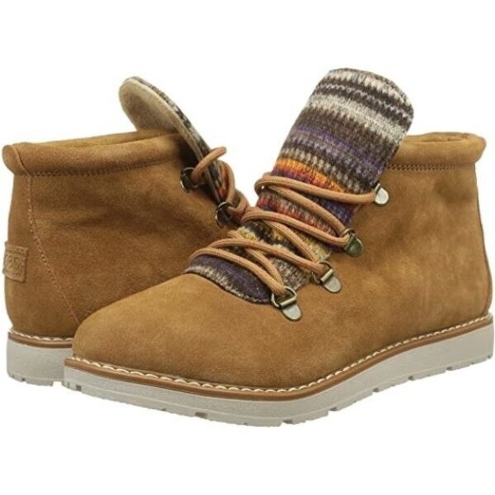 Skechers Women's 7.5 M BOBS Alpine Smores Ankle Boot Chestnut